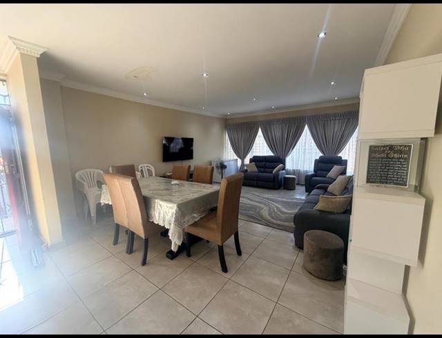 3 BEDROOM APARTMENT FOR SALE IN LAUDIUM